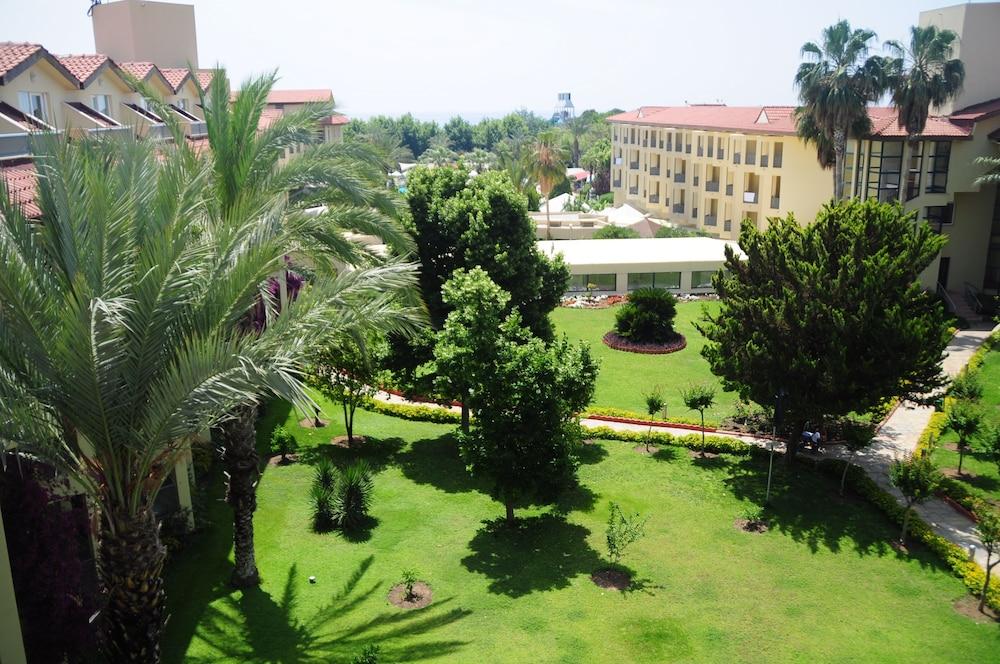 Queen'S Park Le Jardin Kemer Exterior photo