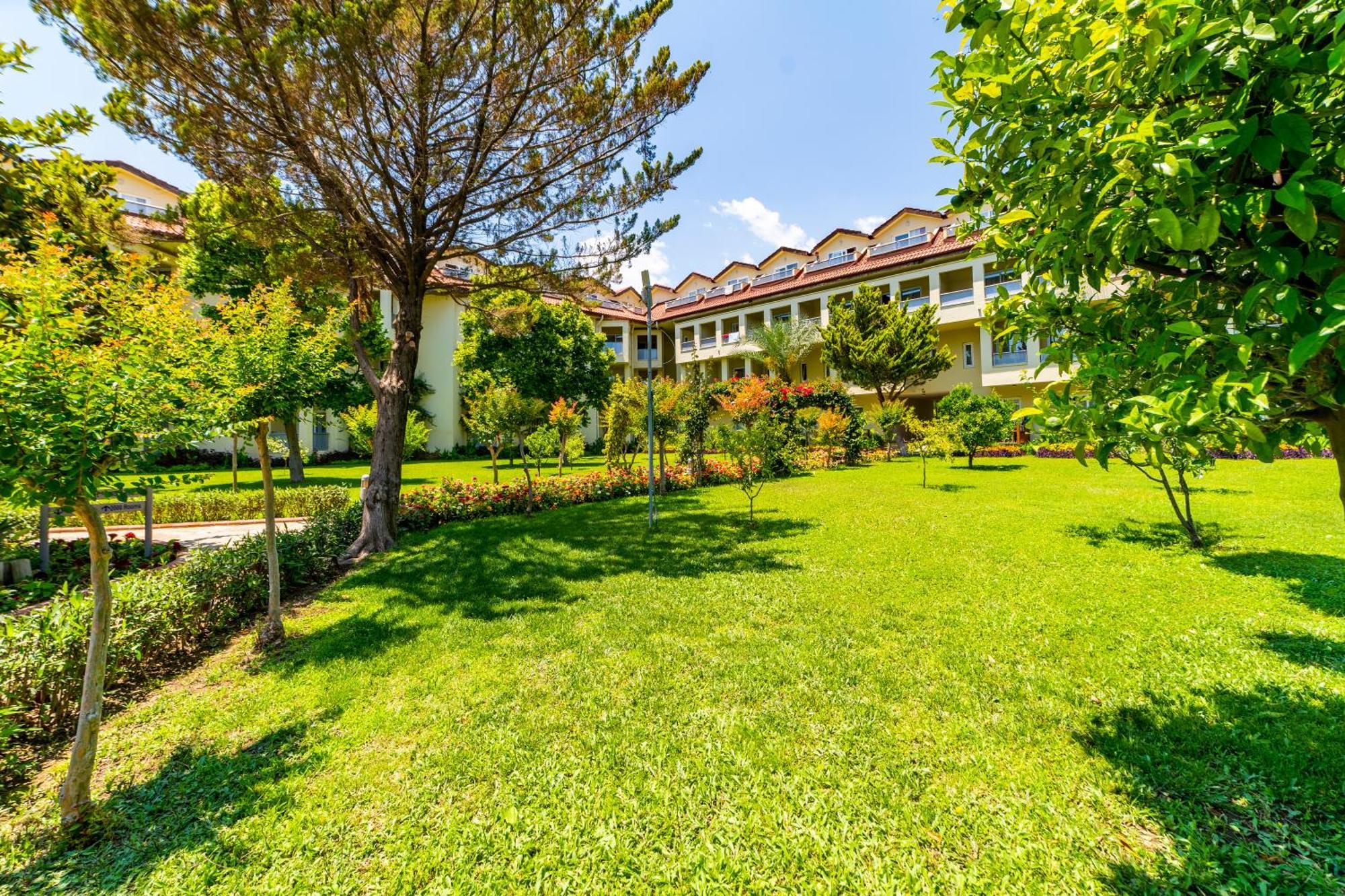 Queen'S Park Le Jardin Kemer Exterior photo