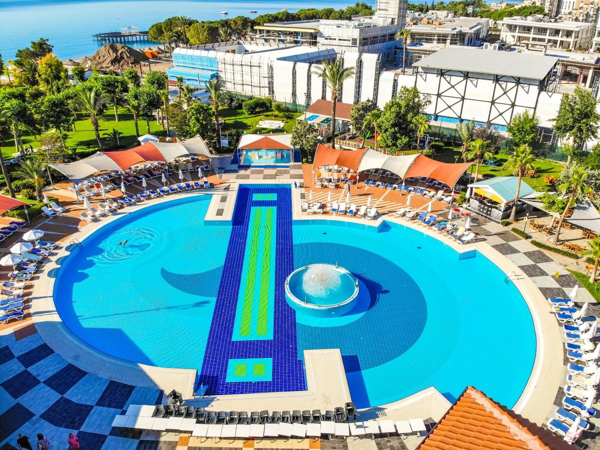 Queen'S Park Le Jardin Kemer Exterior photo