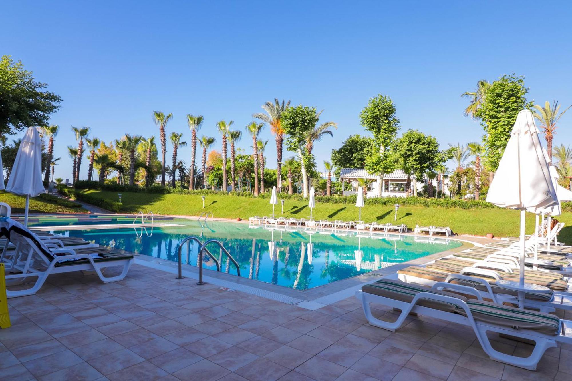 Queen'S Park Le Jardin Kemer Exterior photo
