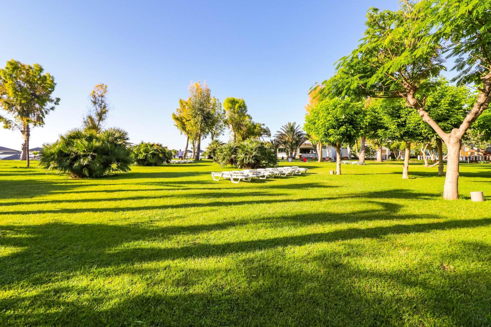 Queen'S Park Le Jardin Kemer Exterior photo